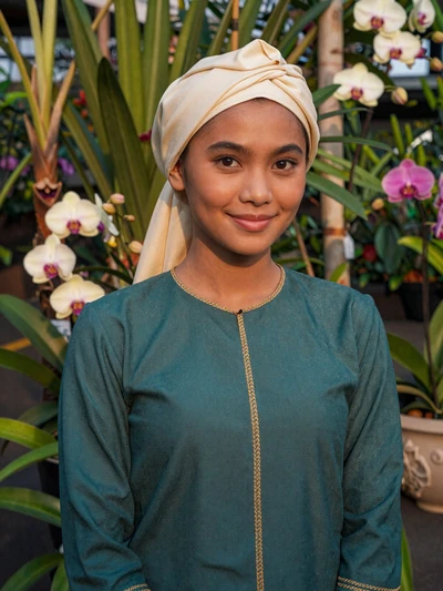Siti Hajar, 29, from Tutong - Bruneian single woman ready for meaningful connection